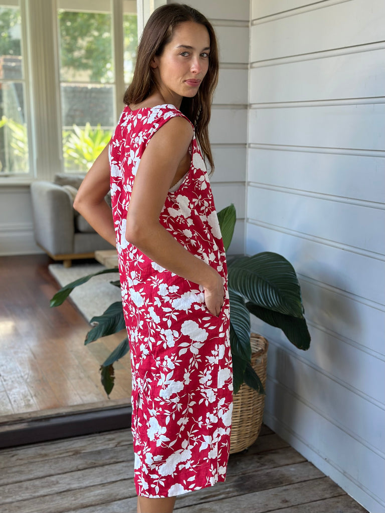 ariana dress - big red flower Apparel