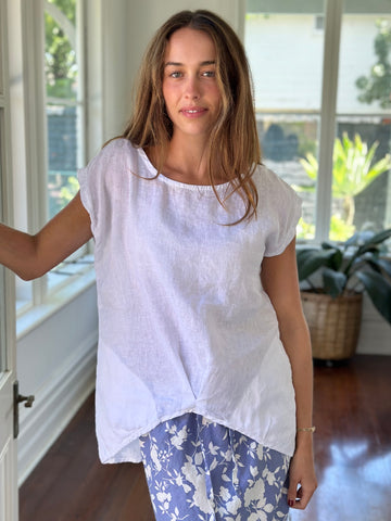 sarah top-white linen Apparel