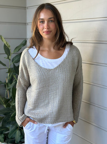 chloe knit - natural Apparel  