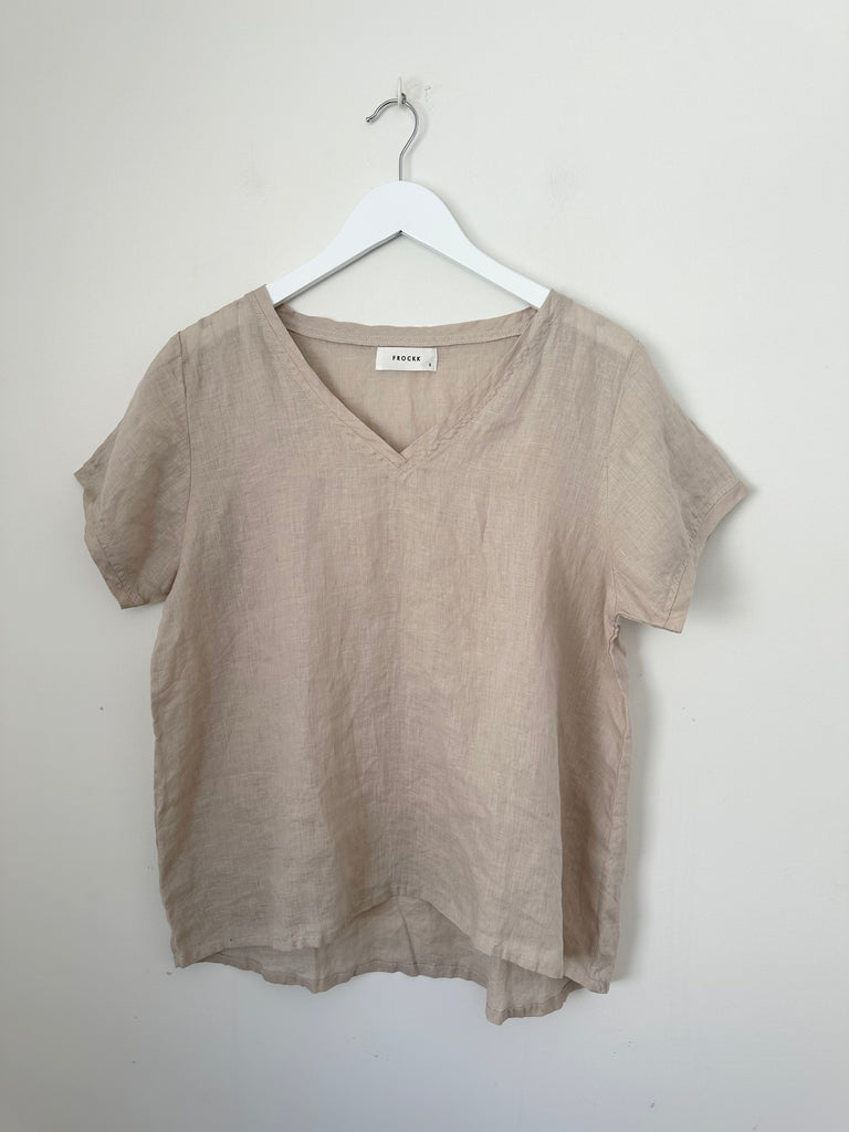 ellie top v neck - almond linen Apparel  