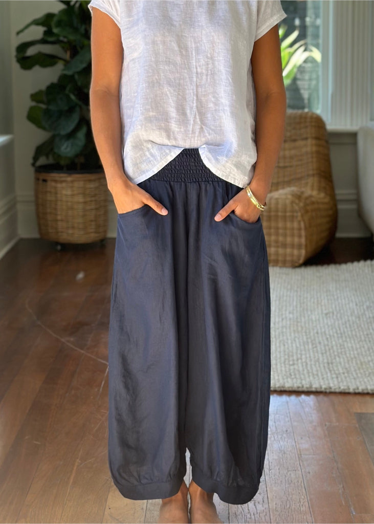 jackie pants - navy linen Apparel